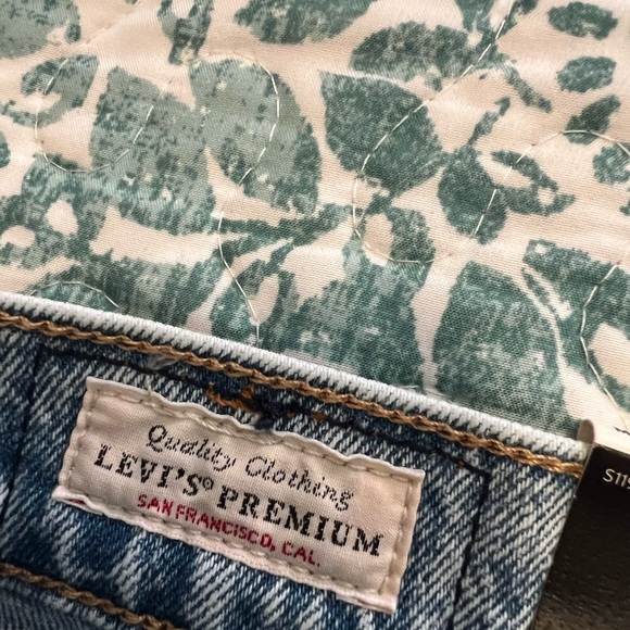 Women’s Levi’s. NWT. Size 30x29. - Picture 2 of 7